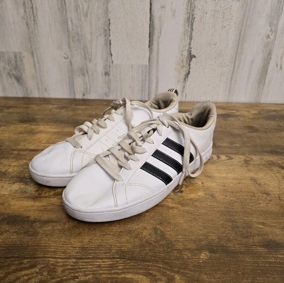 Adidas White and Black Sneakers Mens Size 10 - Picture 11 of 11